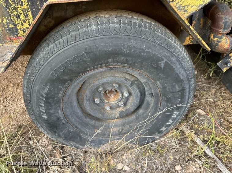 image for item DD3396 Blaw-Knox sealcoat squeegee machine