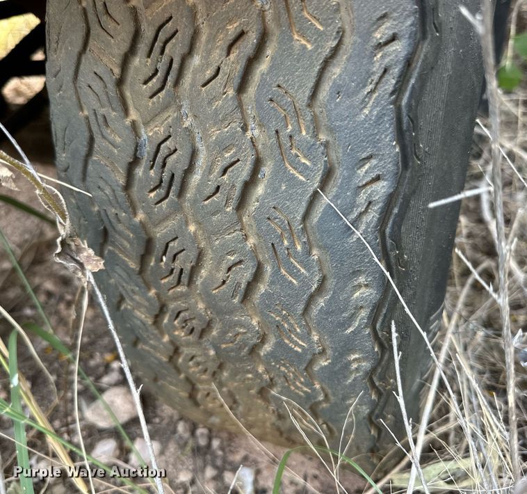 image for item DD3396 Blaw-Knox sealcoat squeegee machine