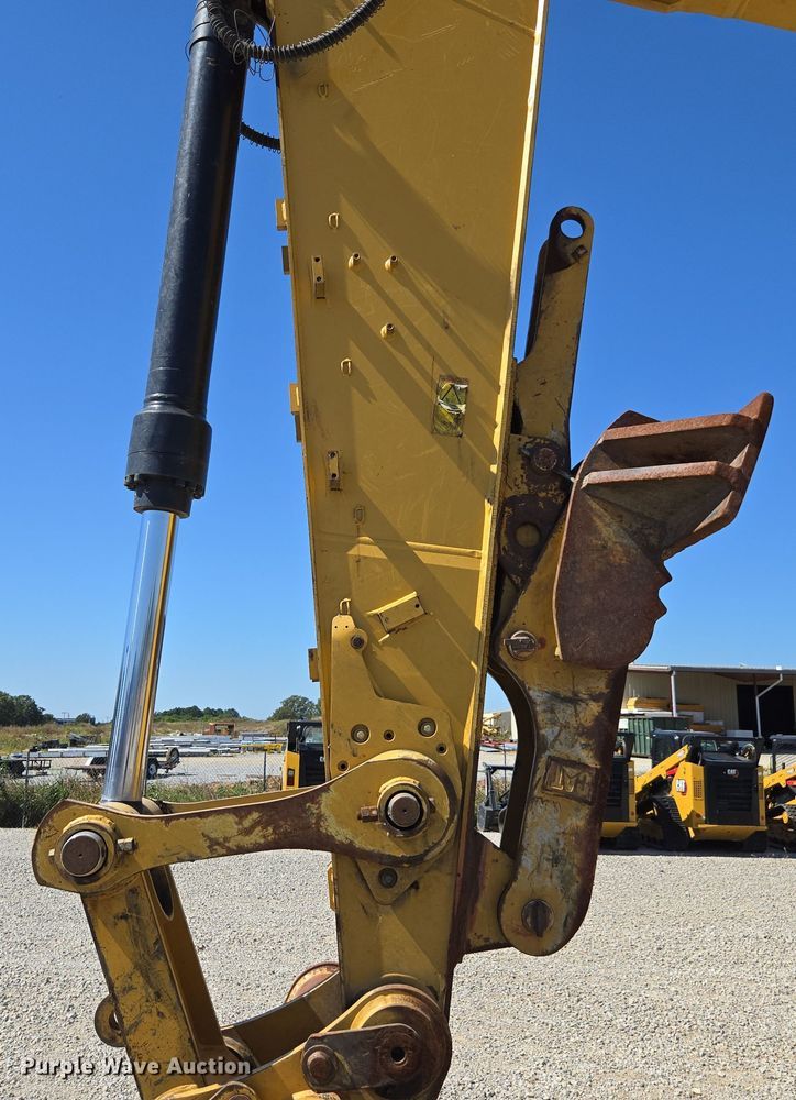 image for item DI6281 2019 Caterpillar 330 excavator