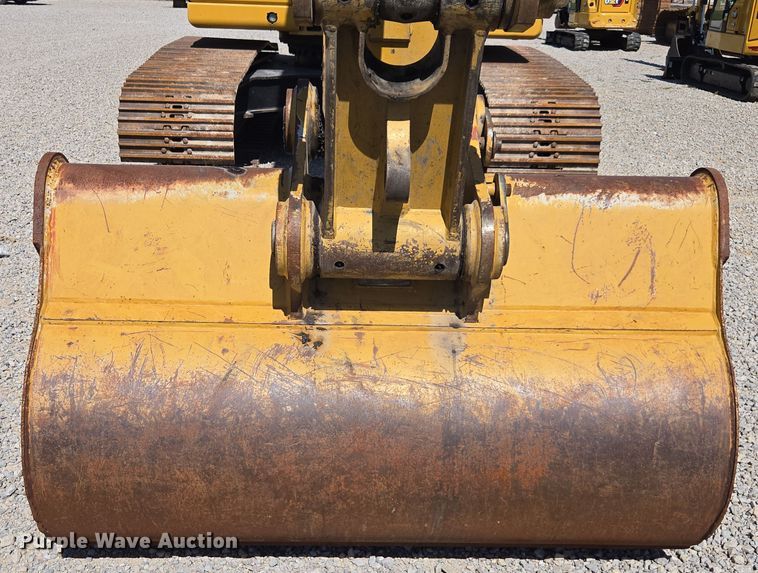 image for item DI6281 2019 Caterpillar 330 excavator