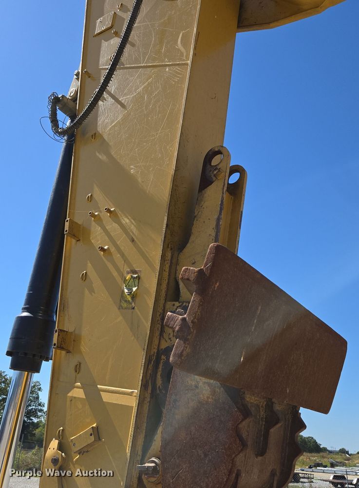 image for item DI6281 2019 Caterpillar 330 excavator