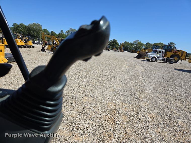 image for item DI6281 2019 Caterpillar 330 excavator