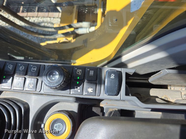 image for item DI6281 2019 Caterpillar 330 excavator