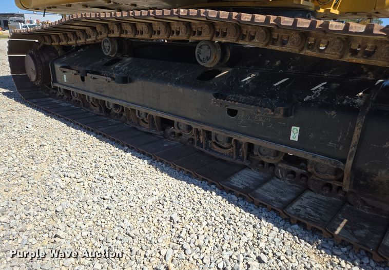 image for item DI6281 2019 Caterpillar 330 excavator