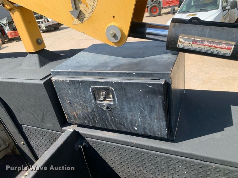 image for item DM1821 2014 Kenworth  T270 utility / service truck