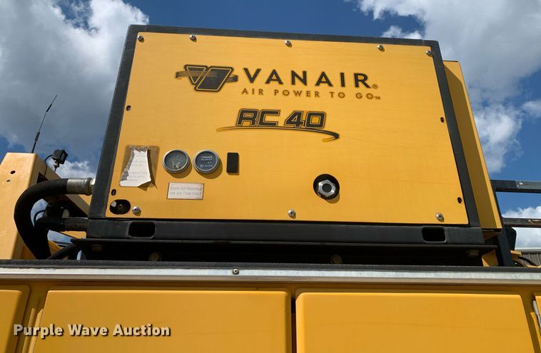 image for item DM1821 2014 Kenworth  T270 utility / service truck