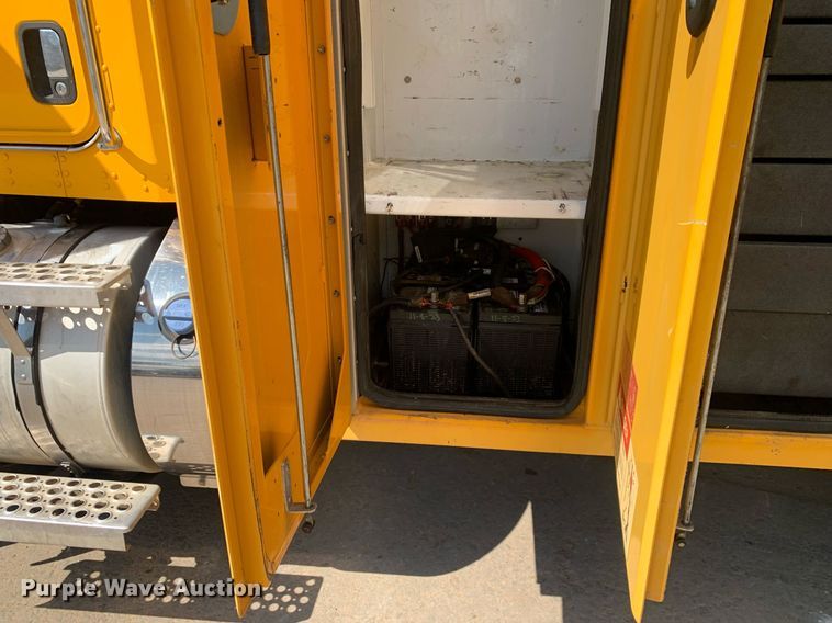 image for item DM1821 2014 Kenworth  T270 utility / service truck