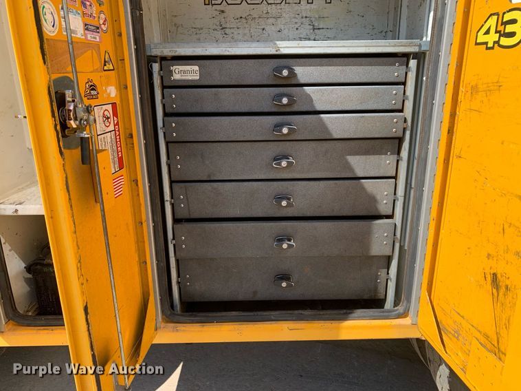 image for item DM1821 2014 Kenworth  T270 utility / service truck