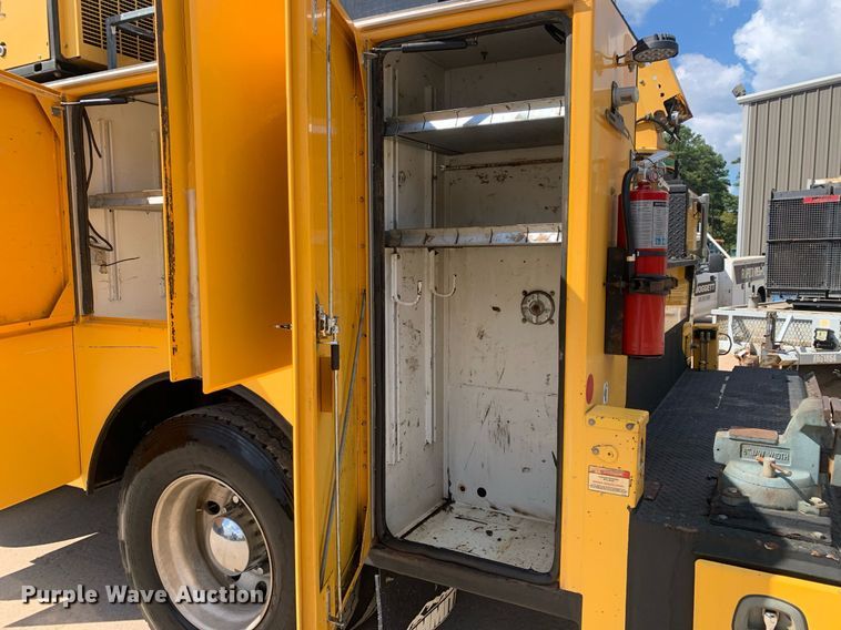 image for item DM1821 2014 Kenworth  T270 utility / service truck