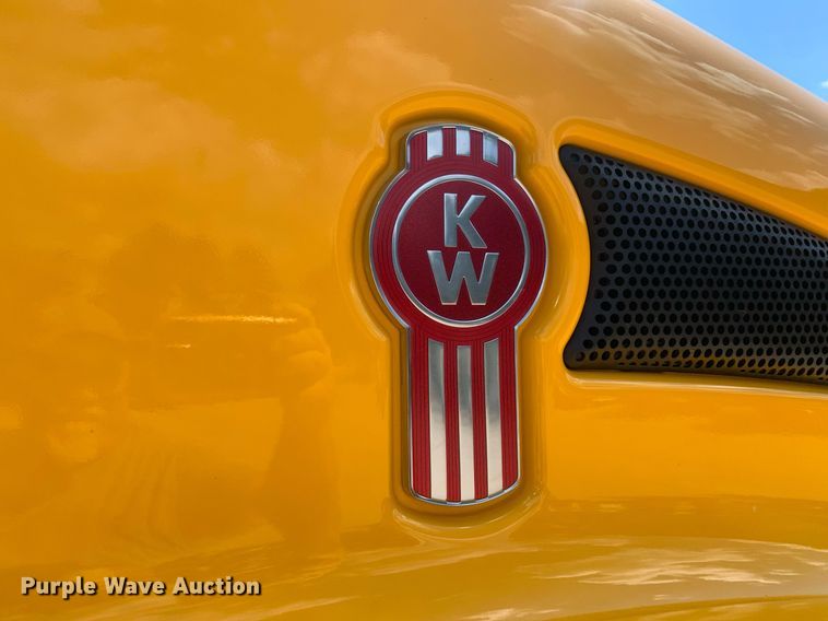 image for item DM1821 2014 Kenworth  T270 utility / service truck