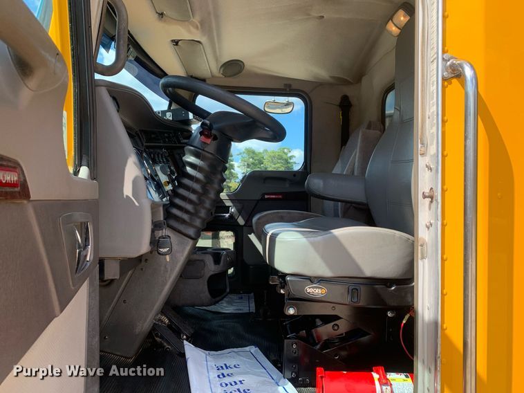 image for item DM1821 2014 Kenworth  T270 utility / service truck