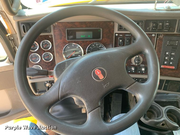 image for item DM1821 2014 Kenworth  T270 utility / service truck