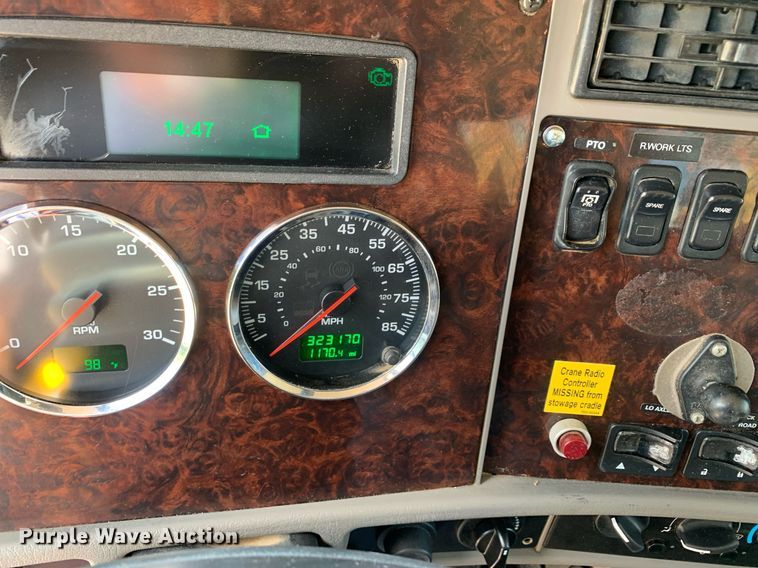 image for item DM1821 2014 Kenworth  T270 utility / service truck