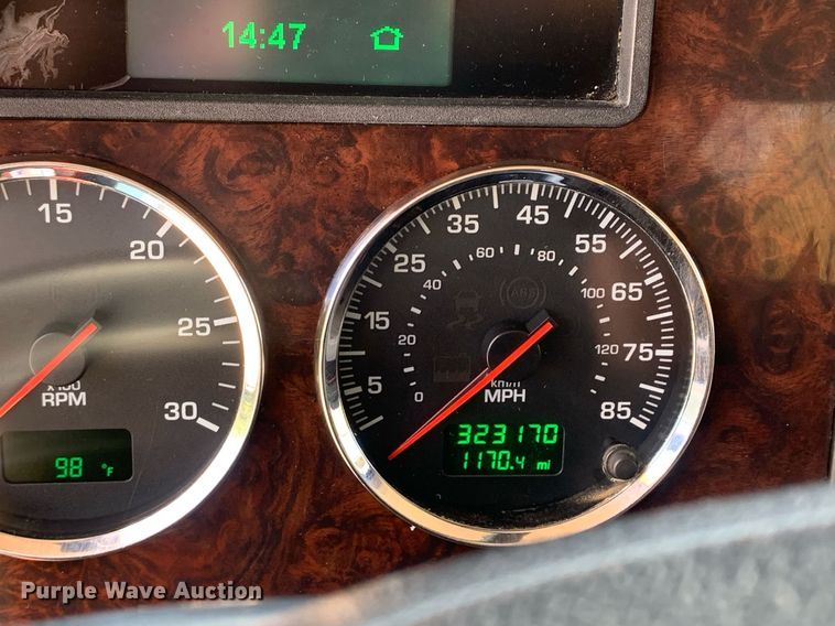 image for item DM1821 2014 Kenworth  T270 utility / service truck