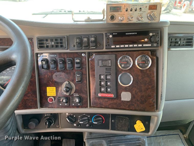 image for item DM1821 2014 Kenworth  T270 utility / service truck