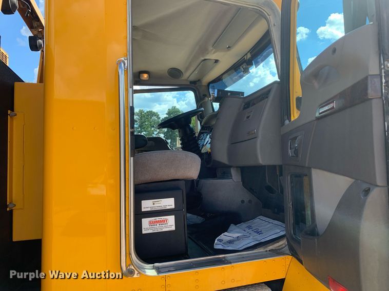 image for item DM1821 2014 Kenworth  T270 utility / service truck