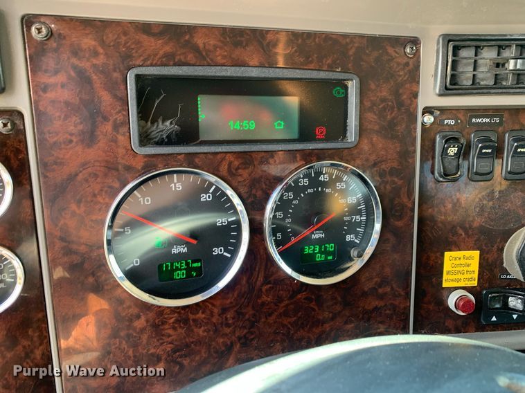 image for item DM1821 2014 Kenworth  T270 utility / service truck