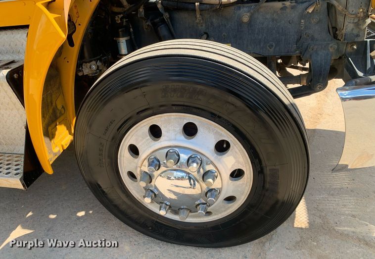 image for item DM1821 2014 Kenworth  T270 utility / service truck