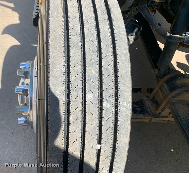 image for item DM1821 2014 Kenworth  T270 utility / service truck