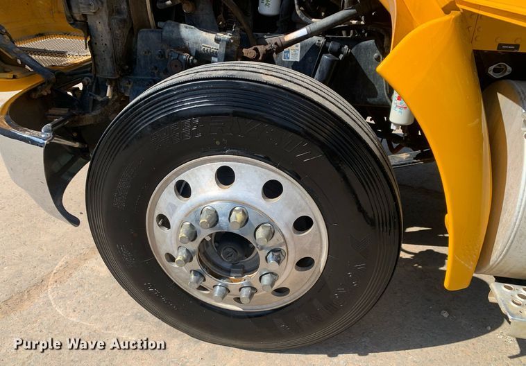 image for item DM1821 2014 Kenworth  T270 utility / service truck