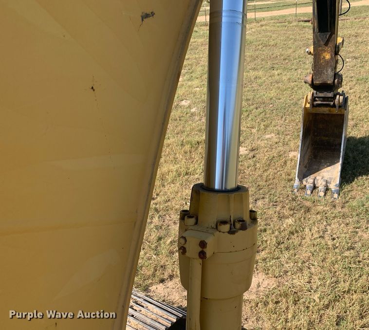 image for item DM1832 1996 Caterpillar  322L excavator