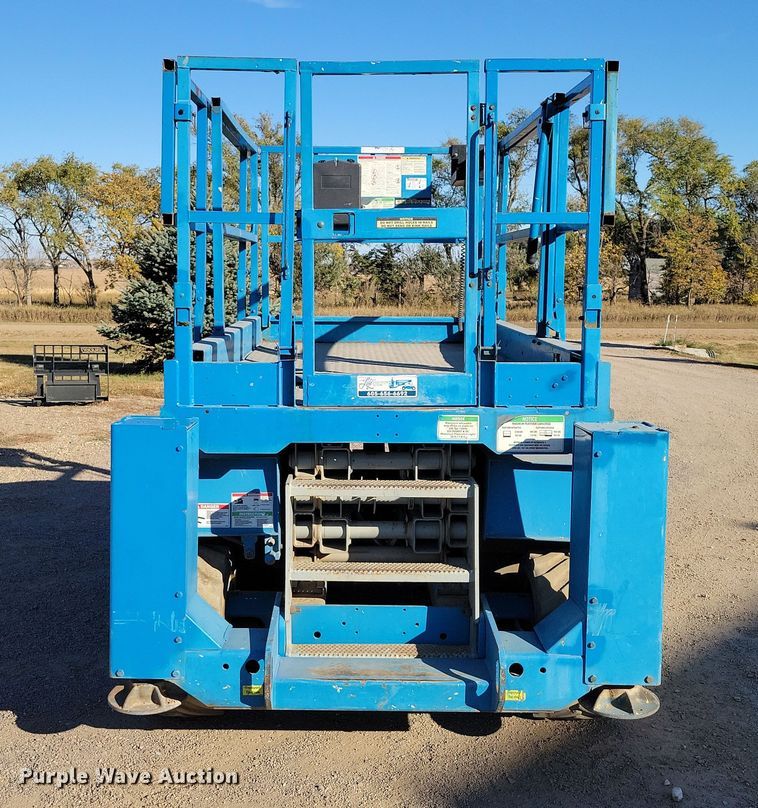 image for item DN3590 2008 Genie GS-2668 RT scissor lift