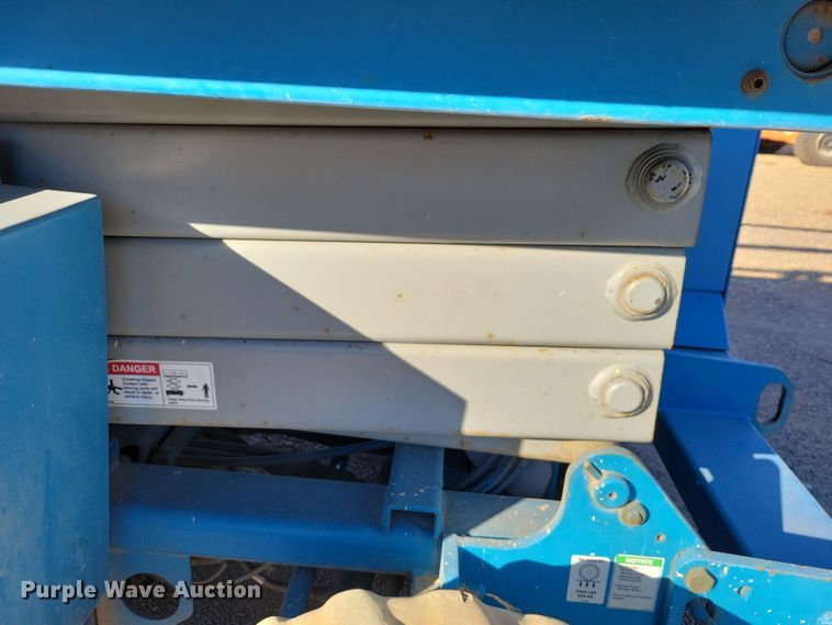 image for item DN3590 2008 Genie GS-2668 RT scissor lift