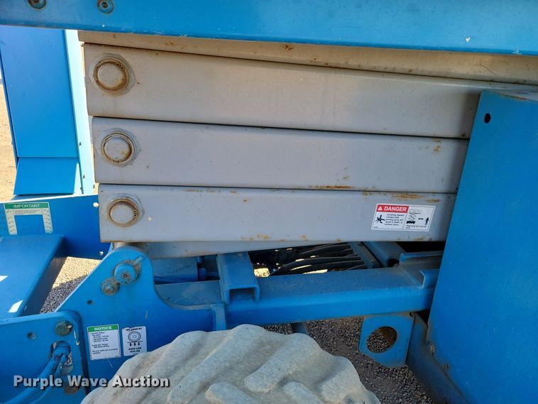 image for item DN3590 2008 Genie GS-2668 RT scissor lift