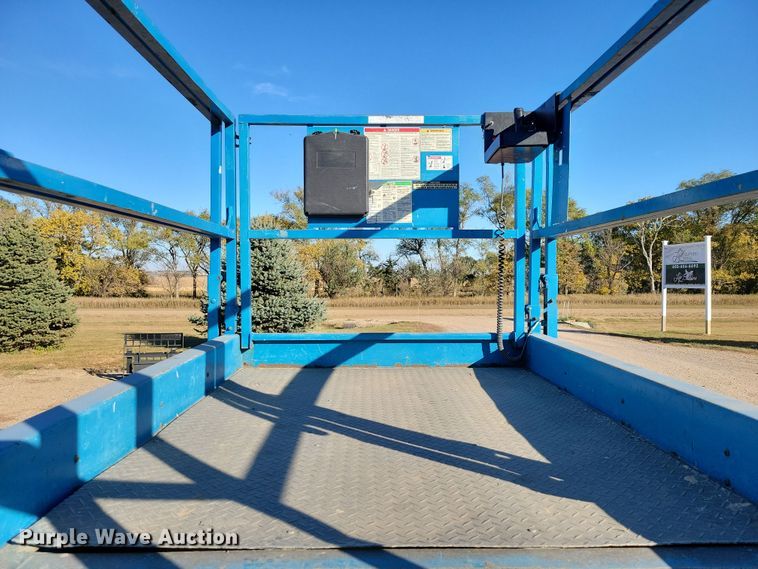 image for item DN3590 2008 Genie GS-2668 RT scissor lift