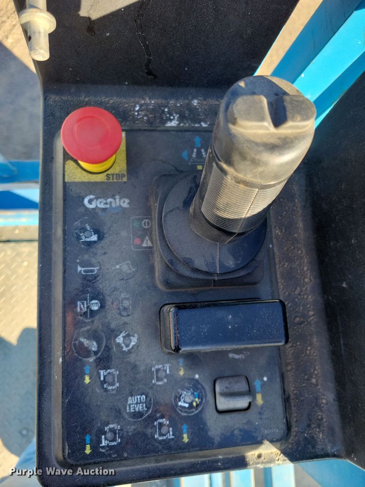 image for item DN3590 2008 Genie GS-2668 RT scissor lift