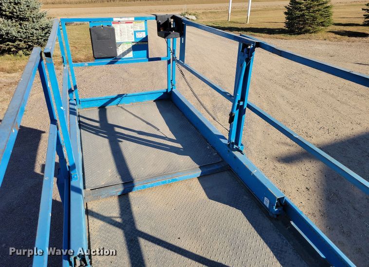 image for item DN3590 2008 Genie GS-2668 RT scissor lift