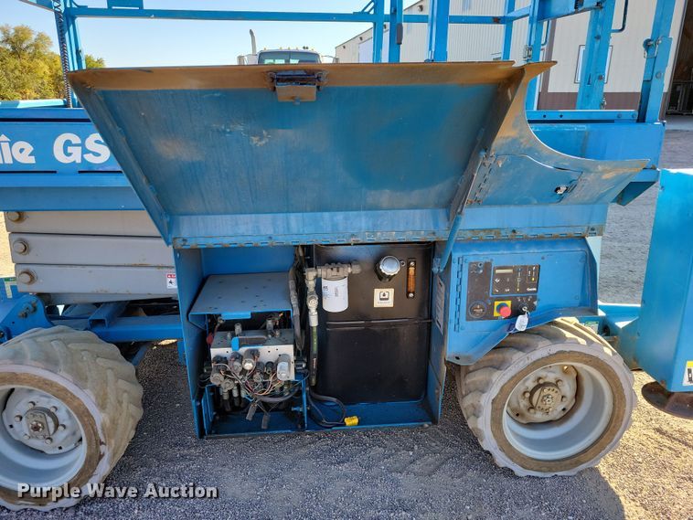image for item DN3590 2008 Genie GS-2668 RT scissor lift