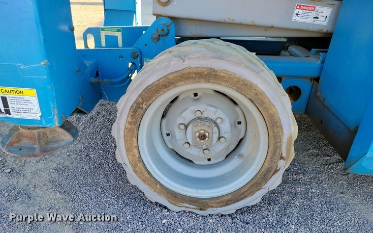 image for item DN3590 2008 Genie GS-2668 RT scissor lift