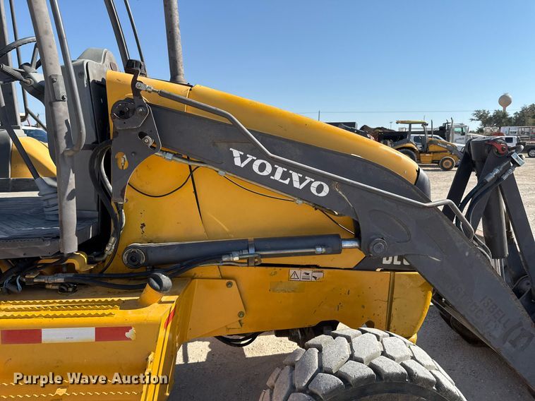 image for item DO2561 2008 Volvo BL60 backhoe