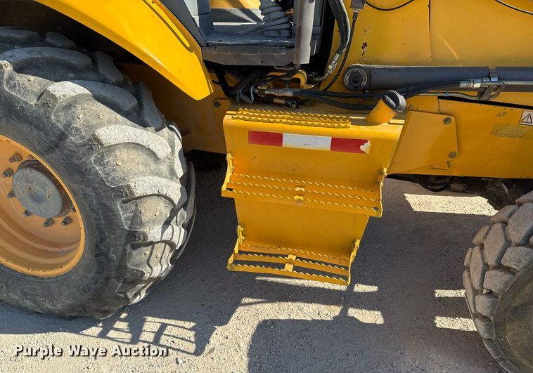 image for item DO2561 2008 Volvo BL60 backhoe