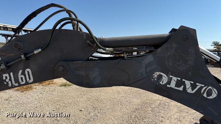 image for item DO2561 2008 Volvo BL60 backhoe