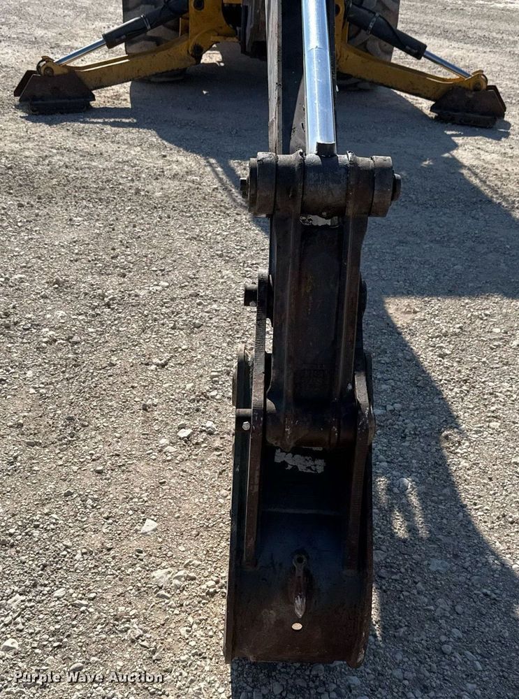 image for item DO2561 2008 Volvo BL60 backhoe