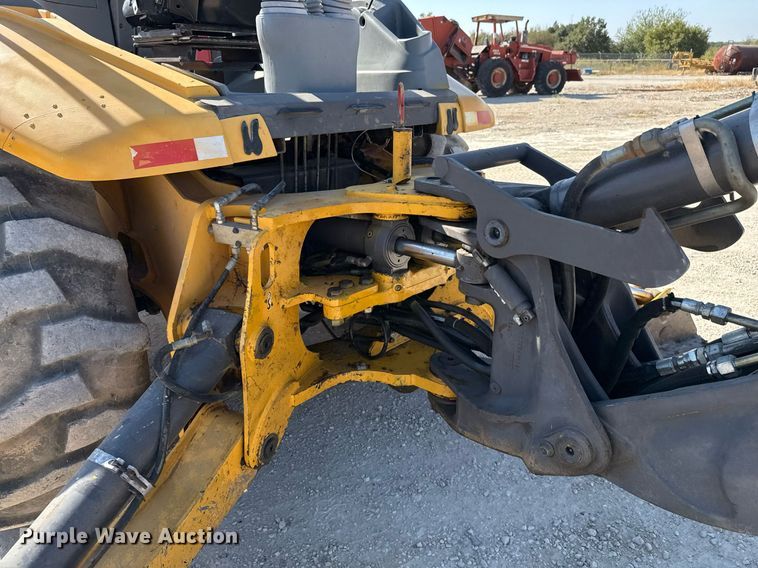 image for item DO2561 2008 Volvo BL60 backhoe