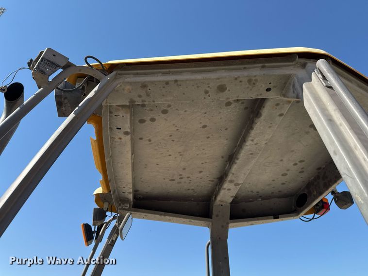 image for item DO2561 2008 Volvo BL60 backhoe