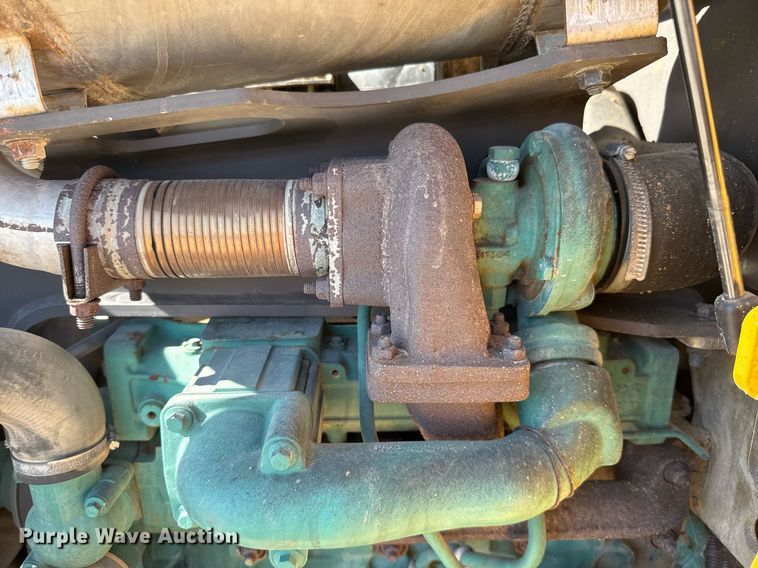 image for item DO2561 2008 Volvo BL60 backhoe