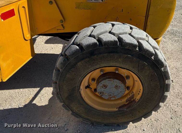 image for item DO2561 2008 Volvo BL60 backhoe