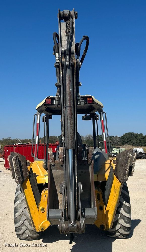 image for item DO2562 2008 Volvo BL60 backhoe