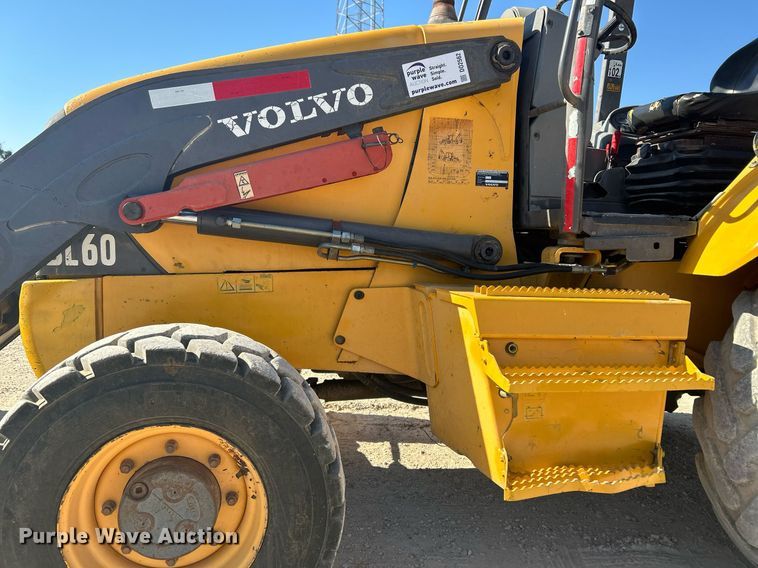 image for item DO2562 2008 Volvo BL60 backhoe