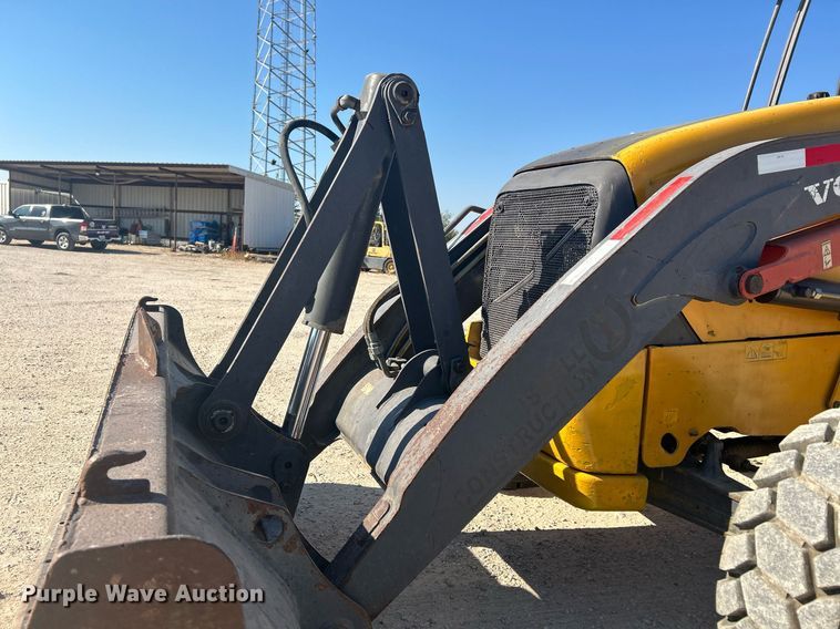 image for item DO2562 2008 Volvo BL60 backhoe