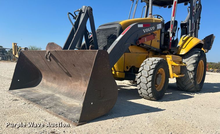 image for item DO2562 2008 Volvo BL60 backhoe