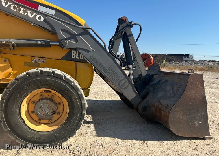 image for item DO2562 2008 Volvo BL60 backhoe