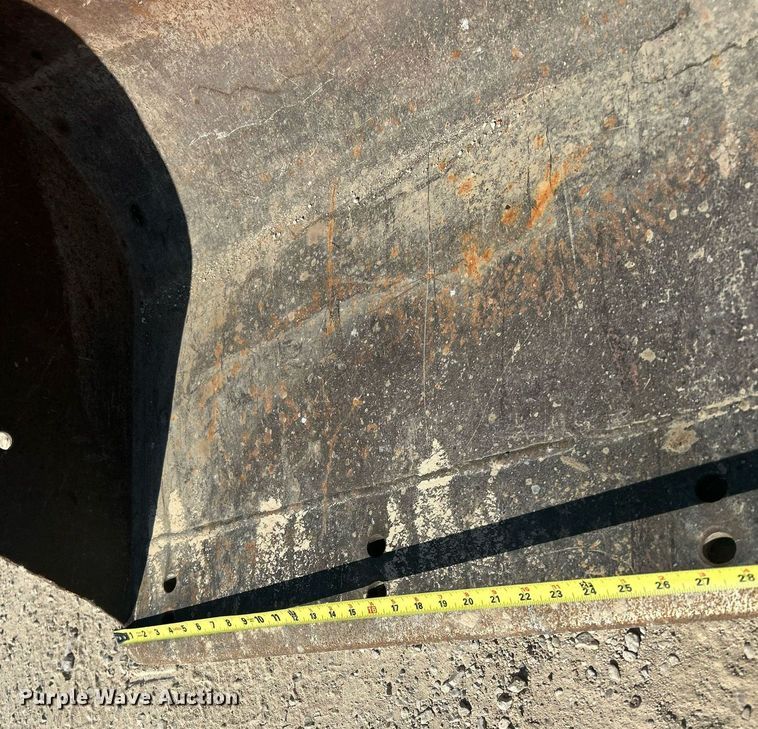 image for item DO2562 2008 Volvo BL60 backhoe