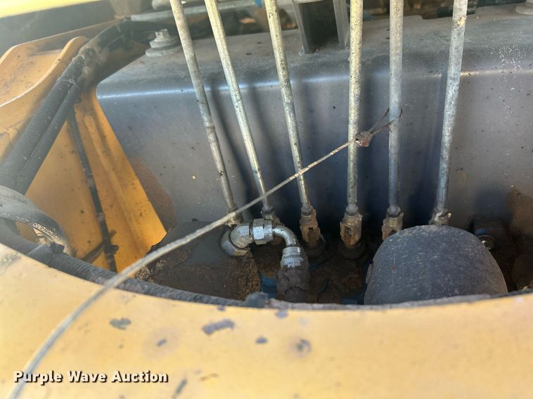 image for item DO2562 2008 Volvo BL60 backhoe