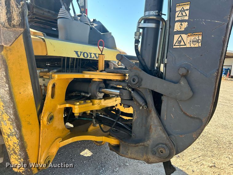 image for item DO2562 2008 Volvo BL60 backhoe