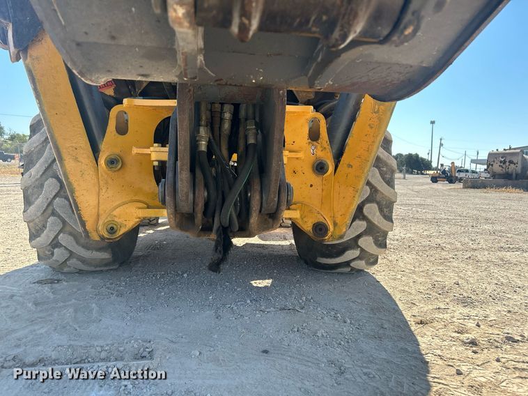 image for item DO2562 2008 Volvo BL60 backhoe